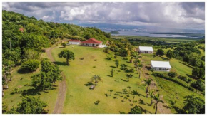 Villa 1 de standing 80m2 avec piscine et vue imprenable sur la mer et sur la campagne